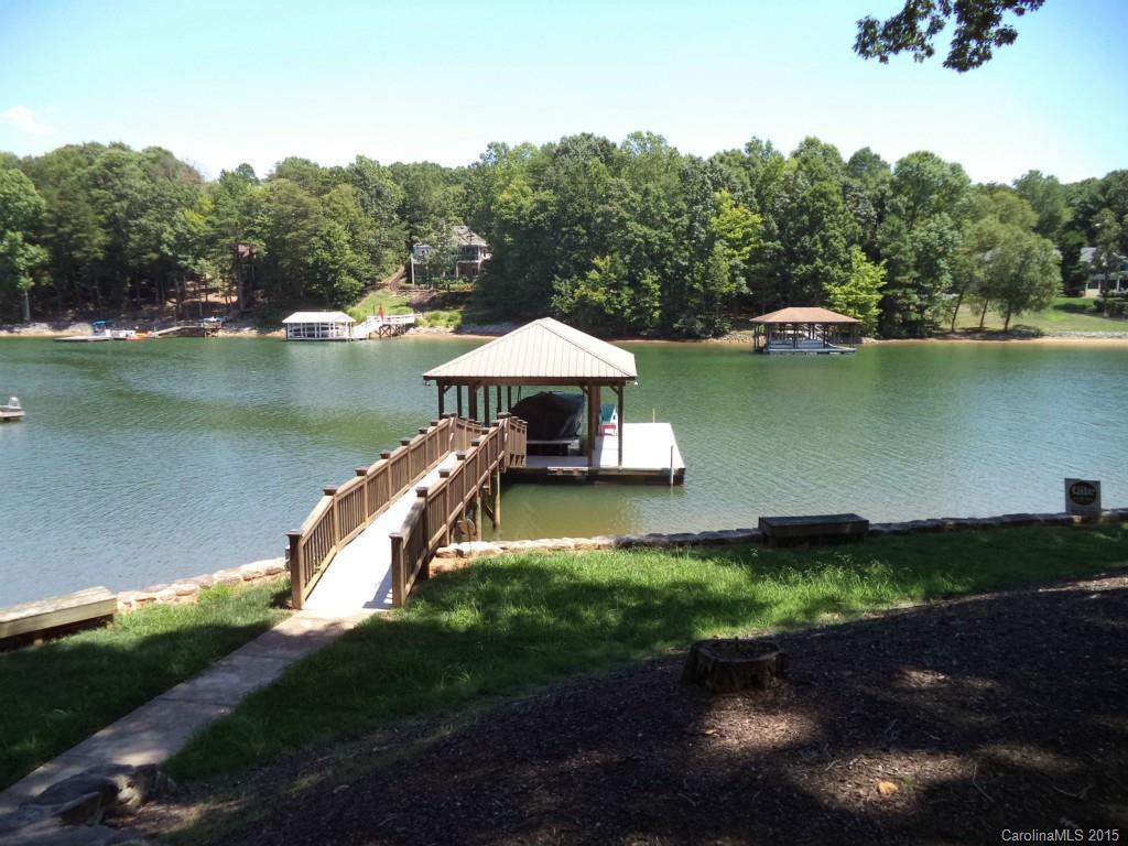 109 Chatfield Cove Dr., Mooresville, NC 28117