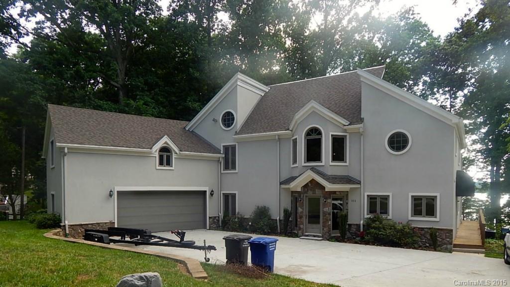 111 Kelly Point Ln., Mooresville, NC 28117