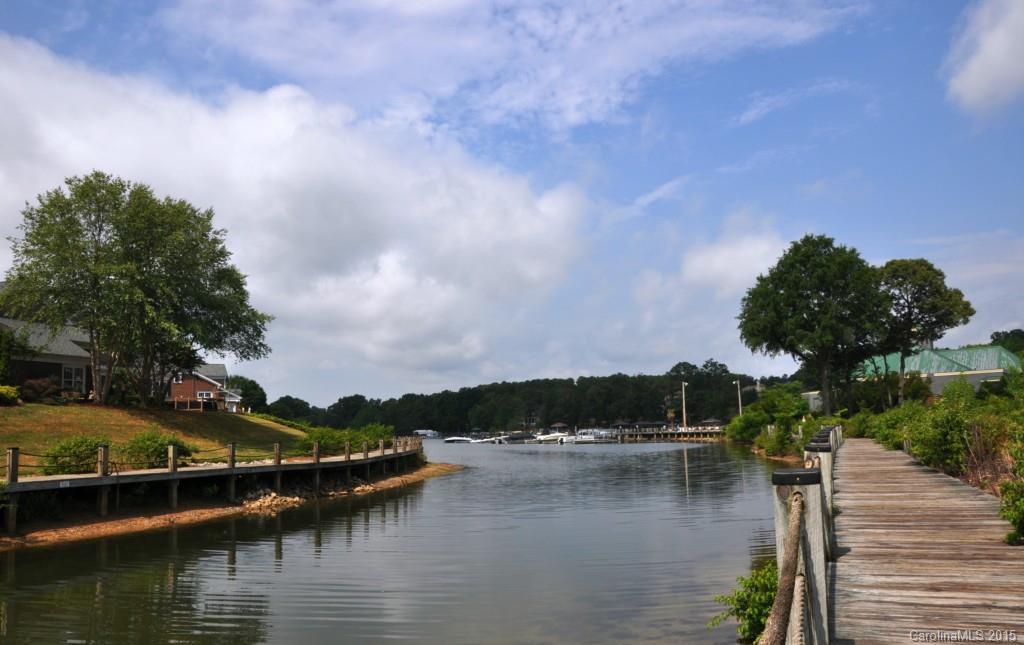 18521 Harborside Dr., Cornelius, NC 28031