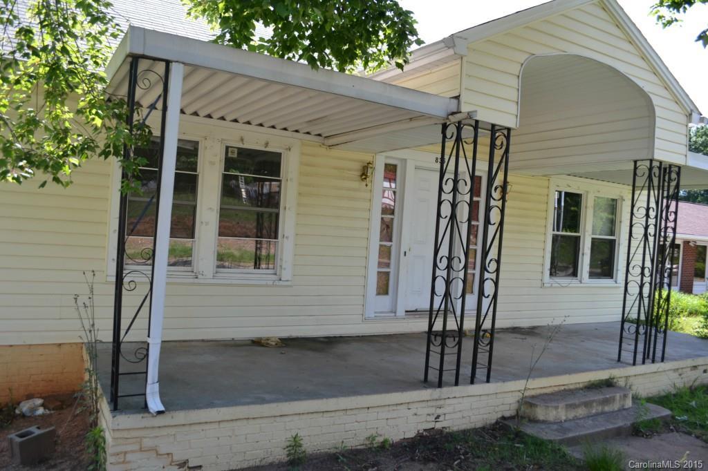 835 S Center St., Hickory, NC 28602