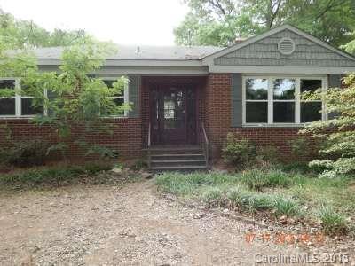 824 Old Modena St., Gastonia, NC 28054