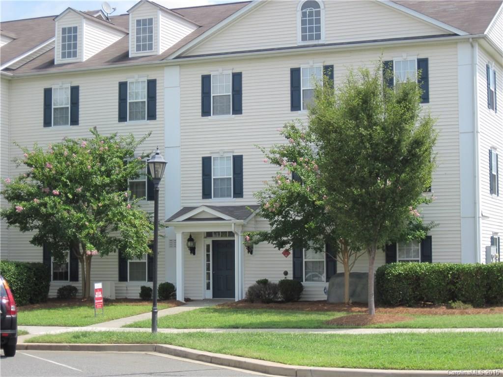 6421 Town Hall Pl., Harrisburg, NC 28075