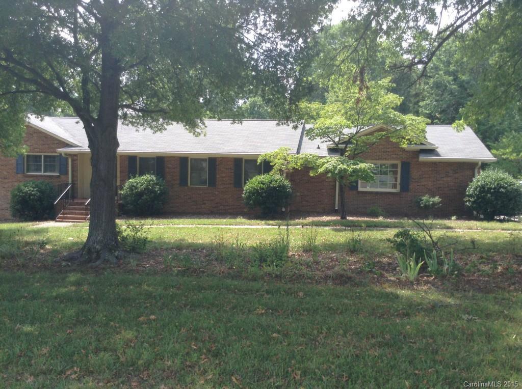 1933 Amberhill Ln., Charlotte, NC 28216