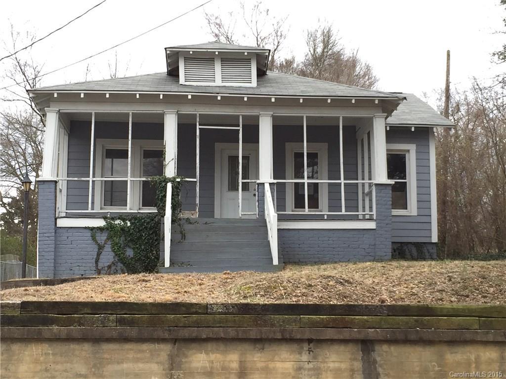 216 E Catawba Ave., Mount Holly, NC 28120