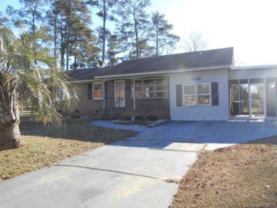 1308 Eisenhower St., Lumberton, NC 28358