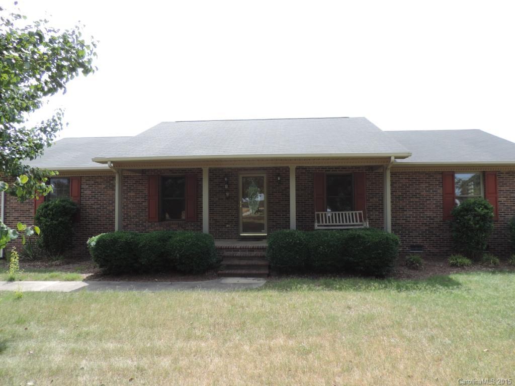 225 Woodridge Dr., Mooresville, NC 28115