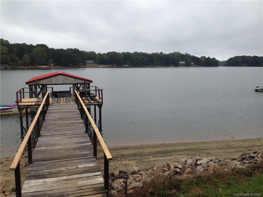 6914 Ingleside Dr., Sherrills Ford, NC 28673
