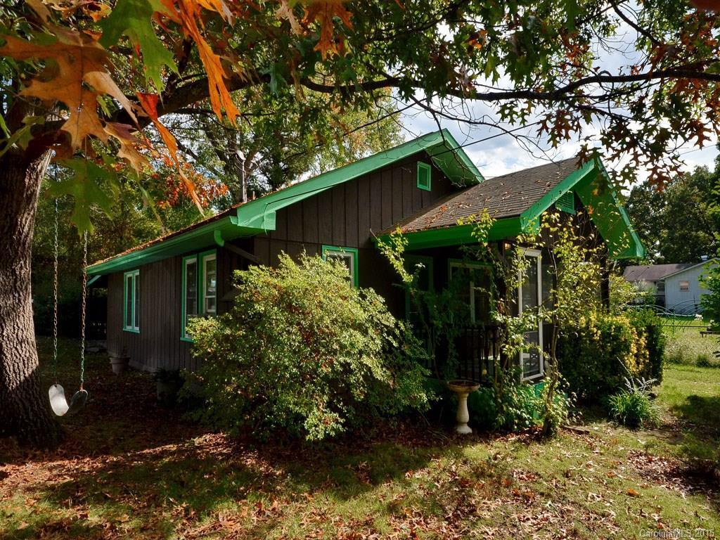 112 Resort St., Hendersonville, NC 28792