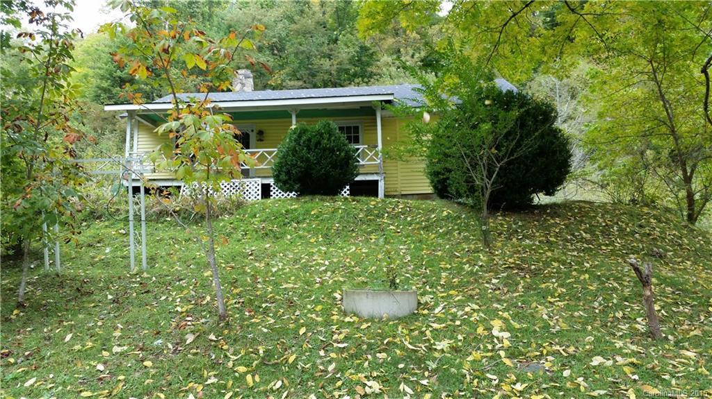 1016 Riddle Branch Rd., Burnsville, NC 28714