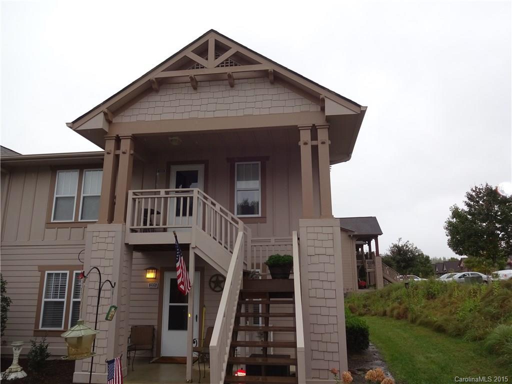 2206 Deermouse Way, Hendersonville, NC 28792