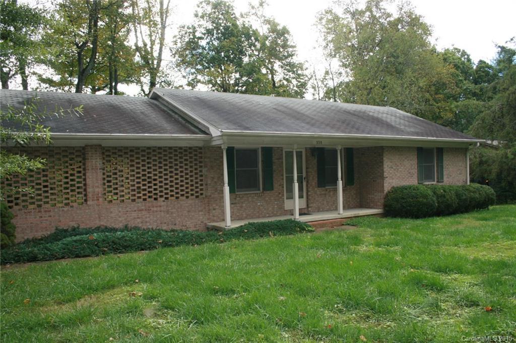 538 Carson Dr., Hendersonville, NC 28791