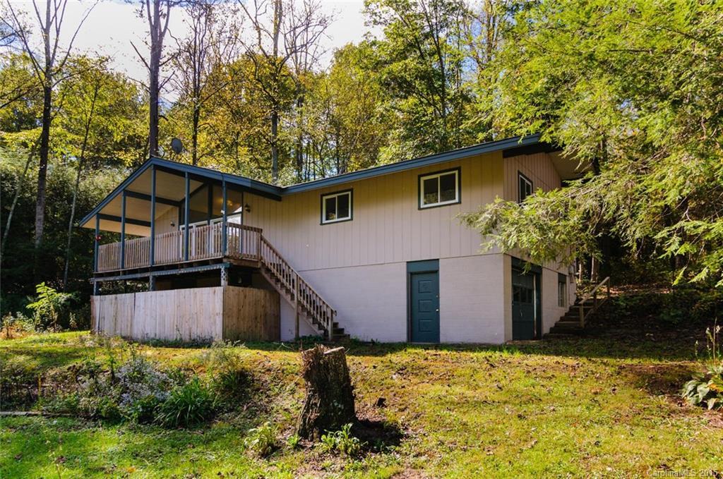 7 Bradshaw Ln., Candler, NC 28715