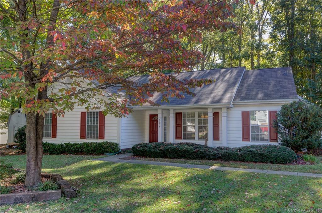 8704 Hunting Wood Ct., Charlotte, NC 28216