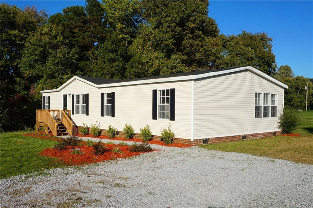 140 Gayle Dr., Troutman, NC 28166