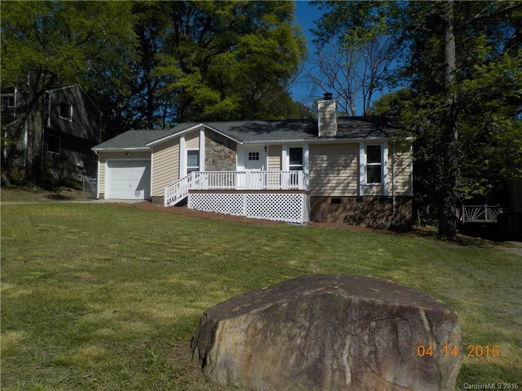 8116 Tiburon Cir., Charlotte, NC 28215