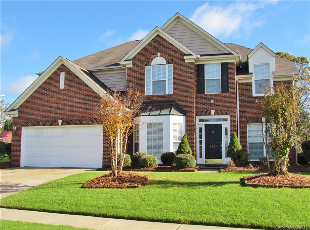 1927 Briarcrest Dr., Charlotte, NC 28269