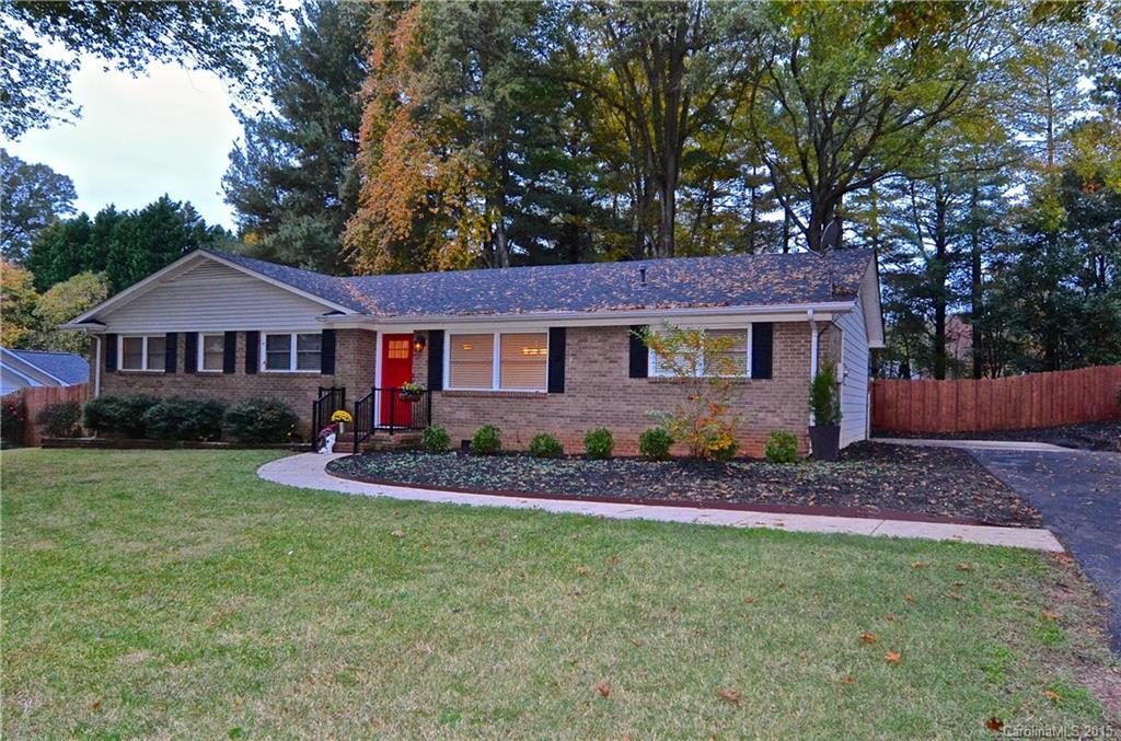 744 Twin Oaks Rd., Davidson, NC 28036