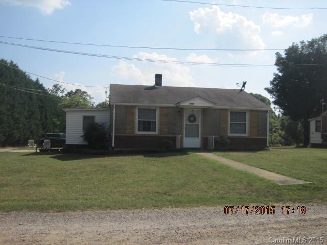 2407 35th Street Ct., Hickory, NC 28601