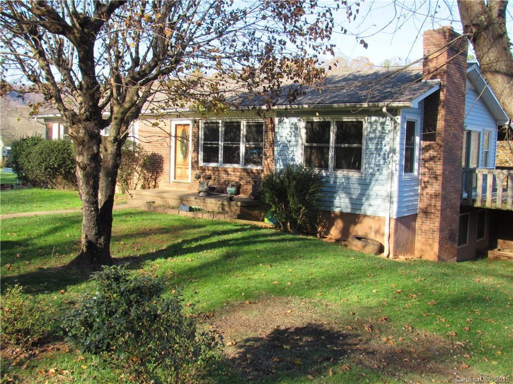 10 Hookers Gap Rd., Candler, NC 28715