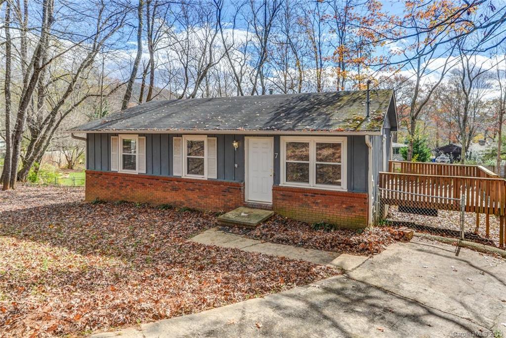7 Clement Pl., Asheville, NC 28805