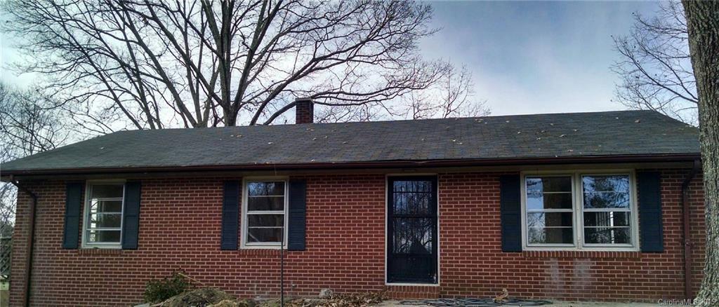 70 Birch Tree Ln., Hendersonville, NC 28792