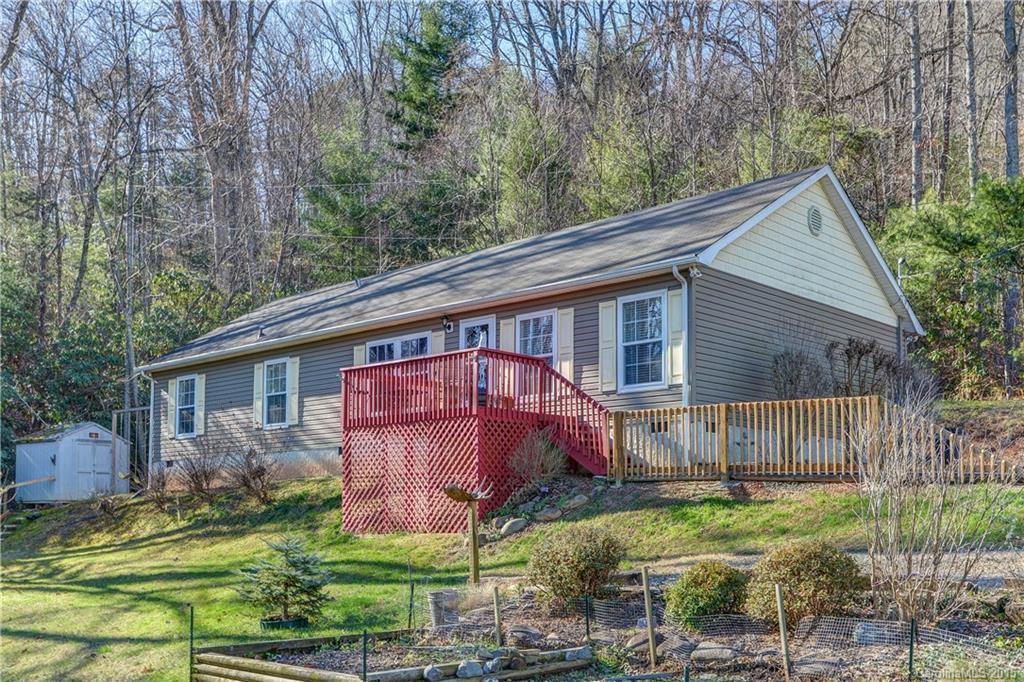 33 Mountain View Ave., Black Mountain, NC 28711