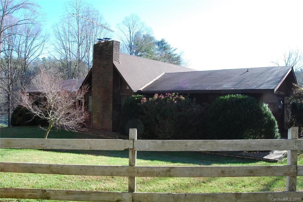 158 Glen Echo Ln., Hendersonville, NC 28739