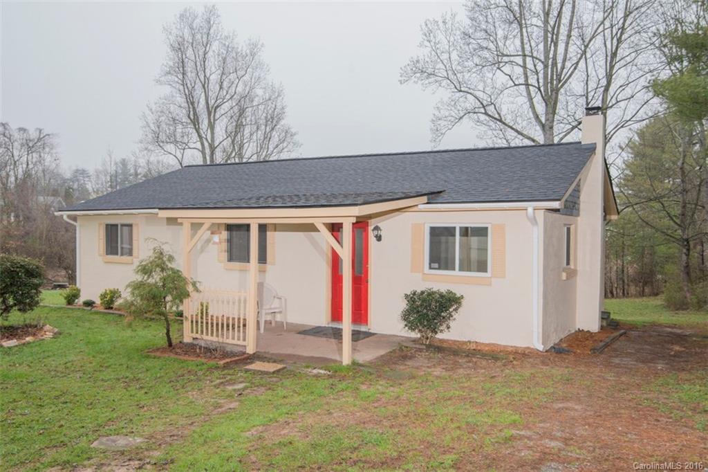 836 Mount Airy St., Hendersonville, NC 28792