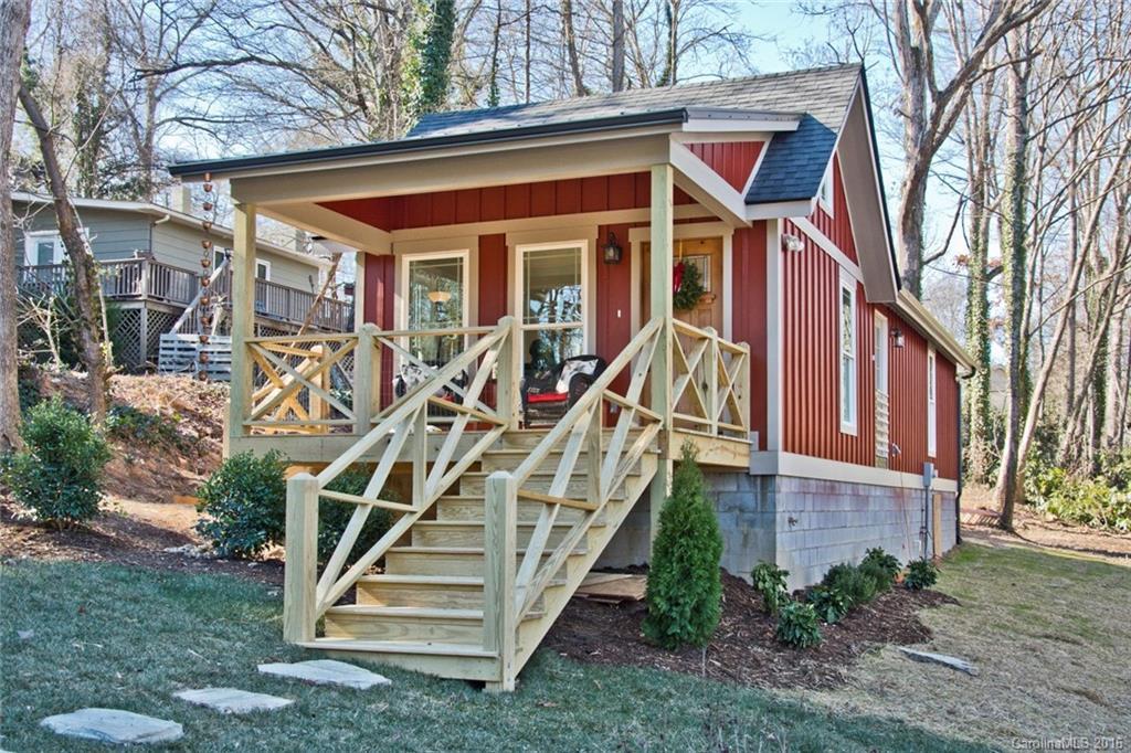 227 College St., Black Mountain, NC 28711