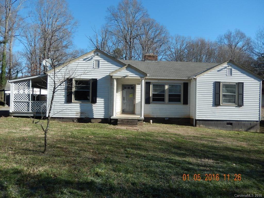 712 Noles Dr., Mount Holly, NC 28120