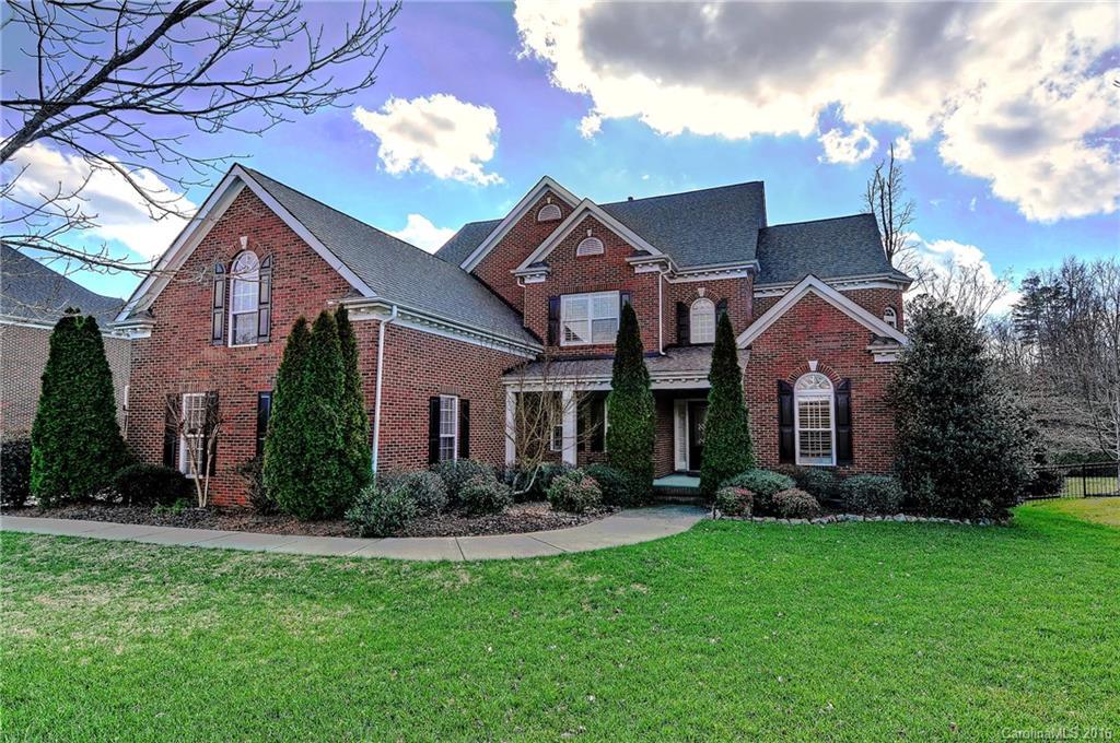 504 Castlestone Ln., Matthews, NC 28104