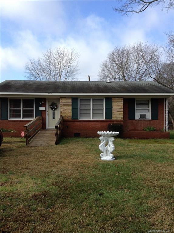 4914 Ridgeley Dr., Charlotte, NC 28208