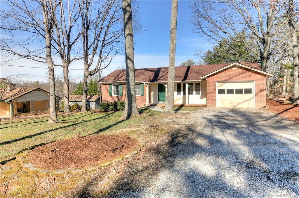 456 Beach Dr., Hendersonville, NC 28792