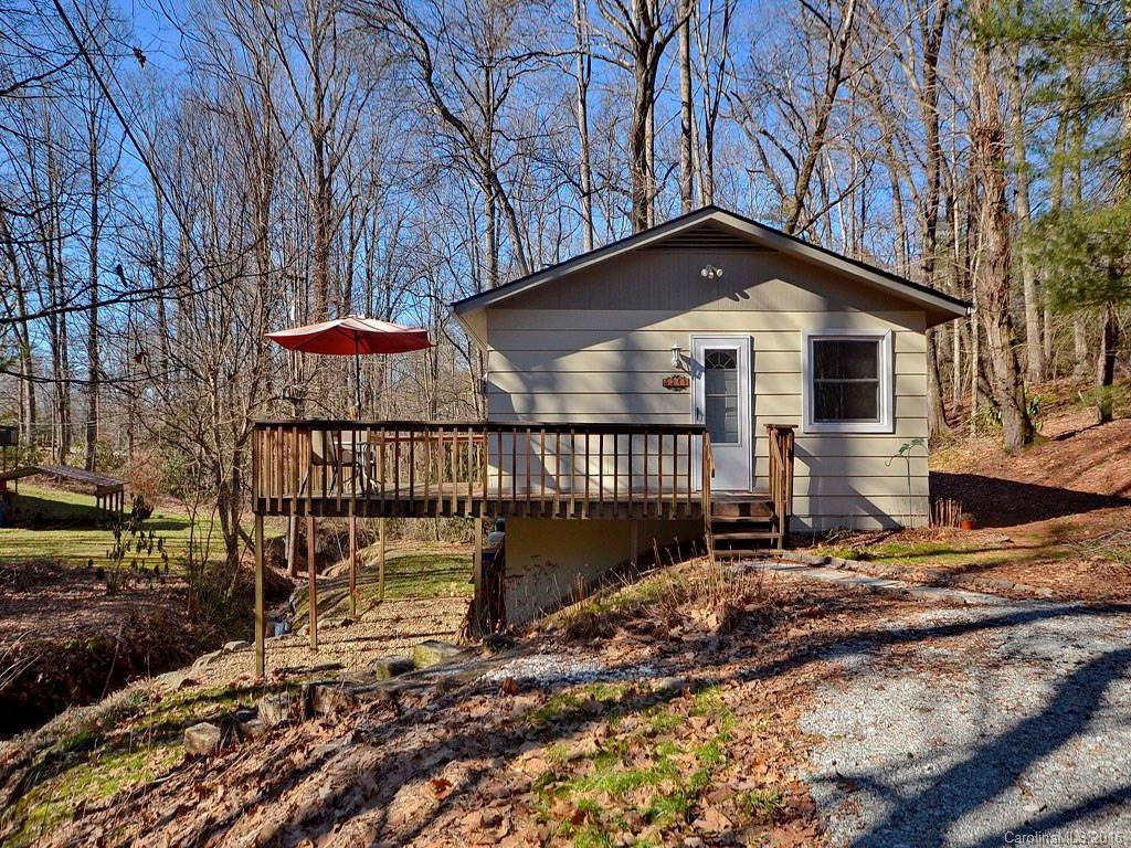 421 Blooming Laurel Dr., Hendersonville, NC 28792