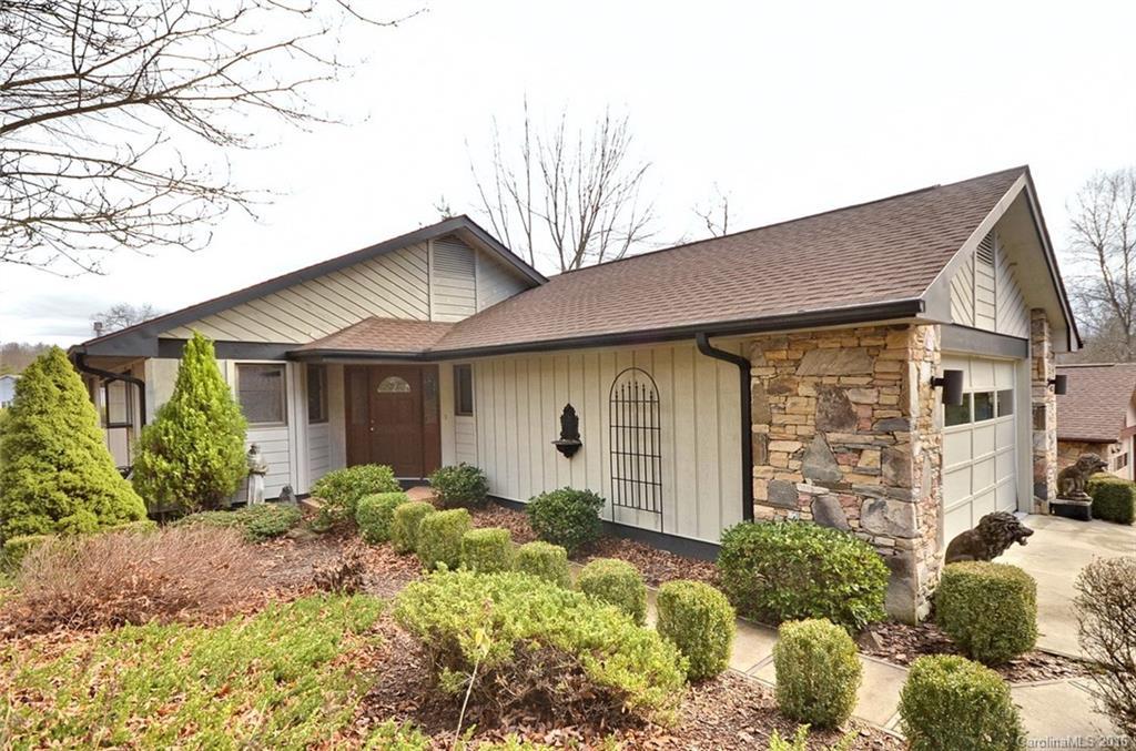 3060 Golfside Ln. #17, Hendersonville, NC 28739