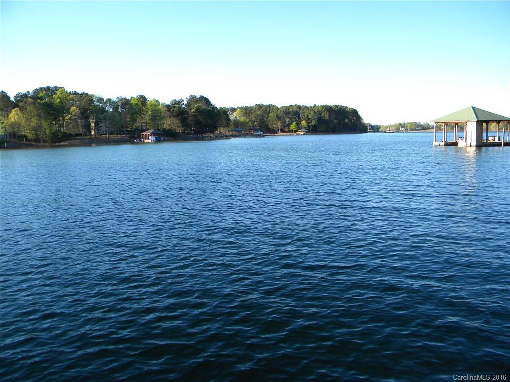 2475 Camelia Pointe Dr., Sherrills Ford, NC 28673