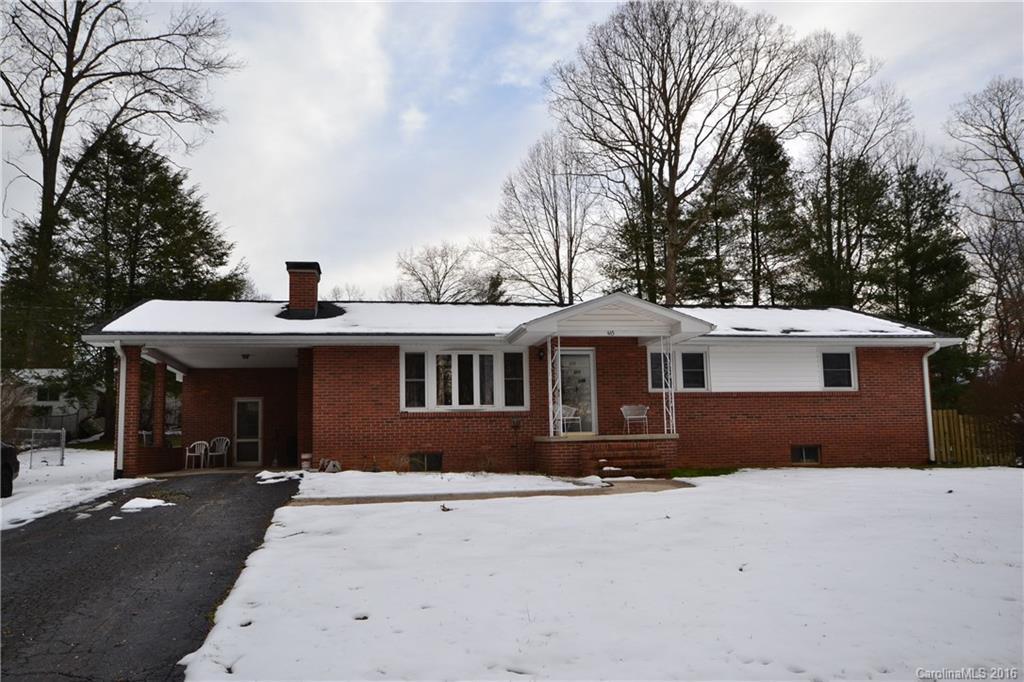 445 Loop Rd., Hendersonville, NC 28792