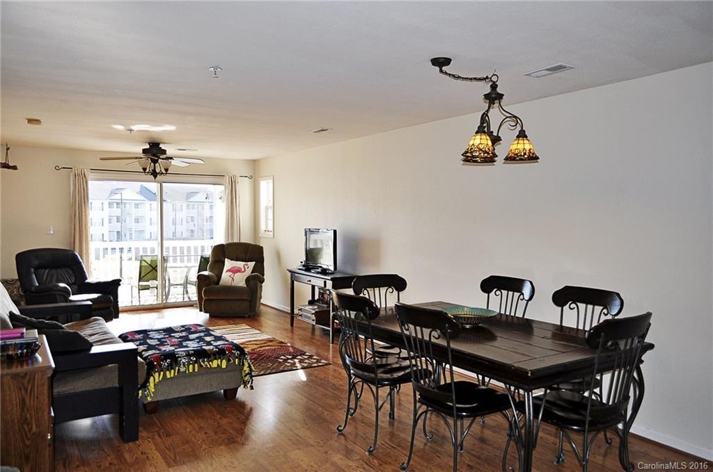 6417 Town Hall Pl., Harrisburg, NC 28075