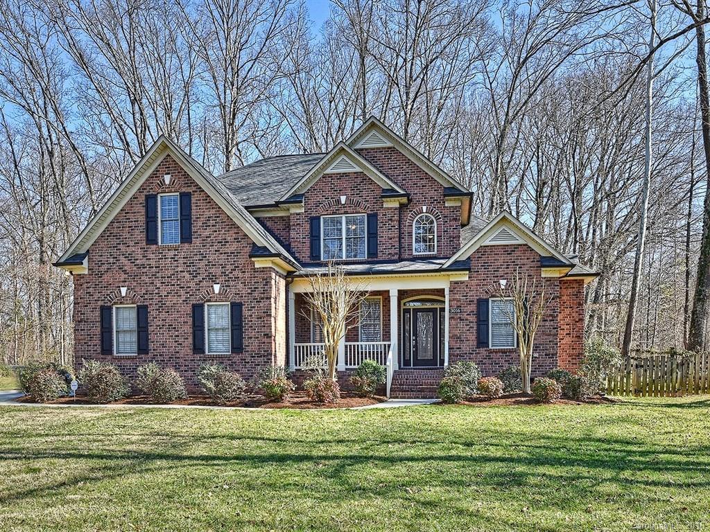 3016 Phillips Fairway Dr., Charlotte, NC 28216