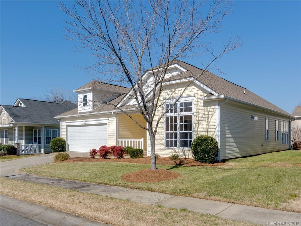 412 Ridgely Green Dr., Pineville, NC 28134