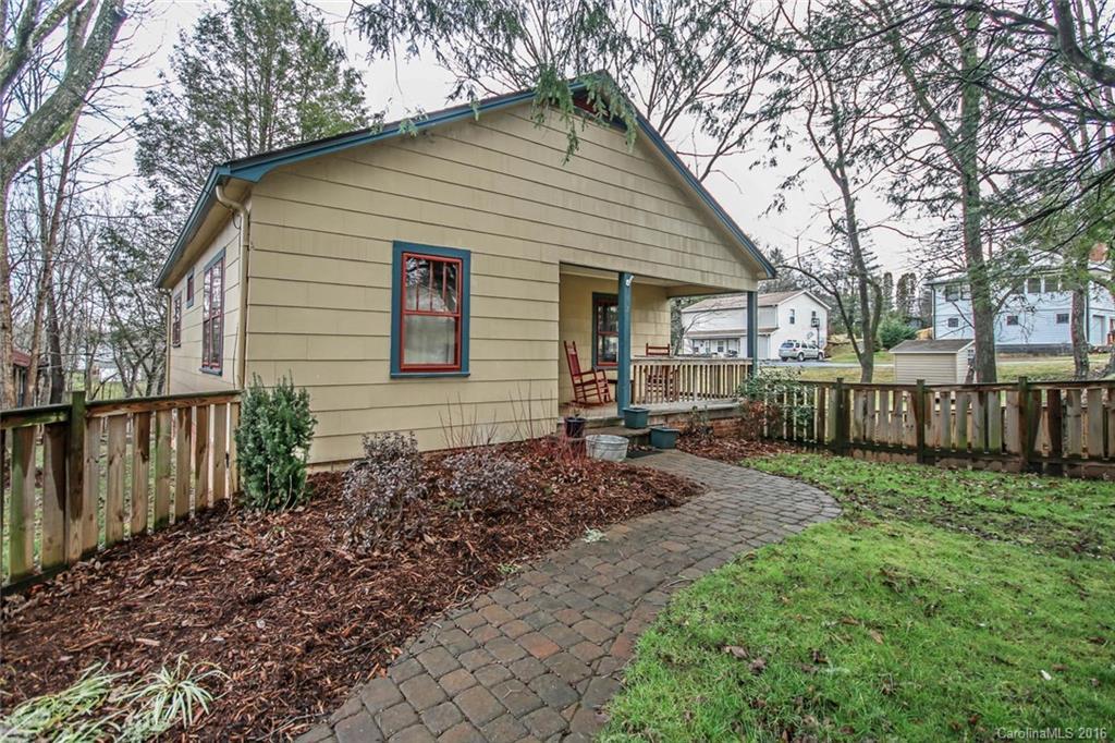 7 Grove St., Weaverville, NC 28787