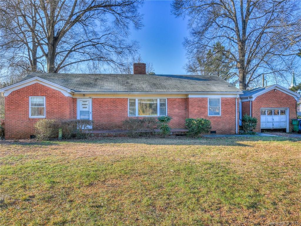 2001 Mineral Springs Rd., Charlotte, NC 28262