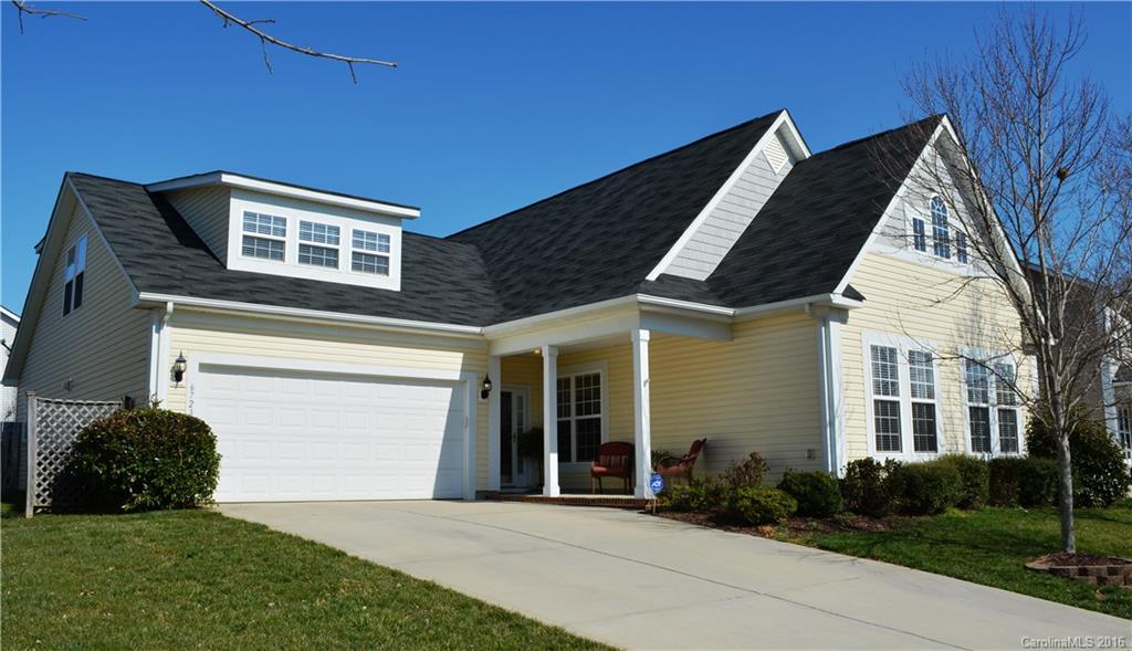 6723 Carrington Pointe Dr., Huntersville, NC 28078