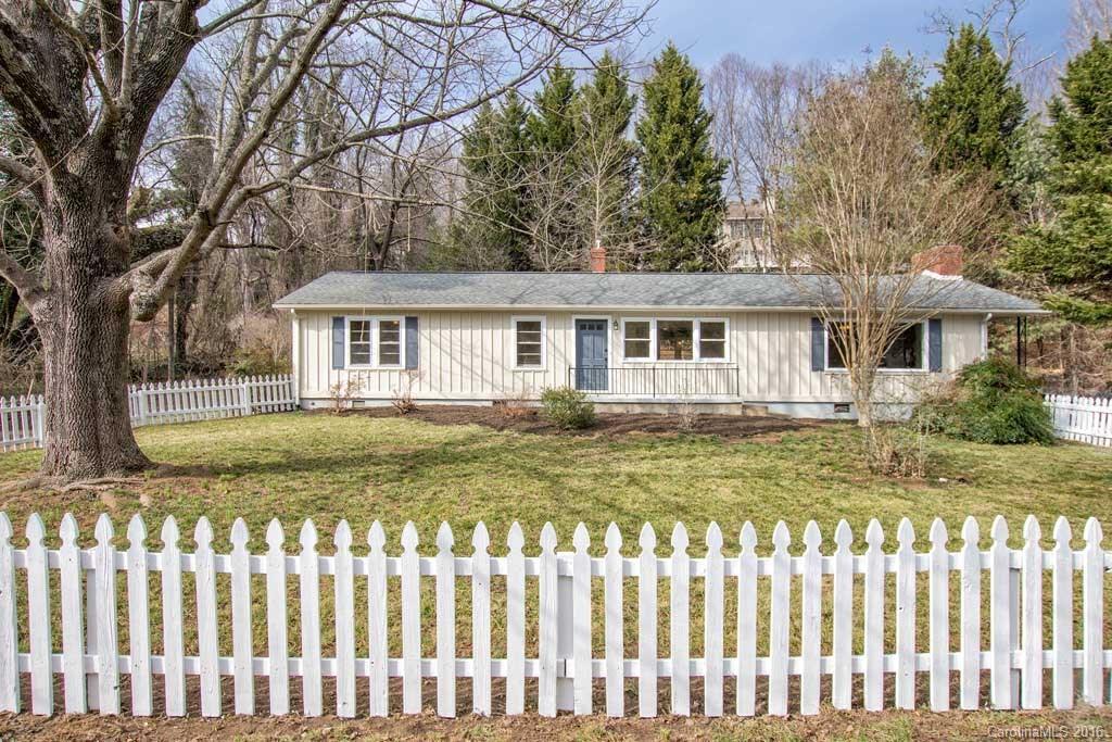 6 Pinecroft Pl., Asheville, NC 28804