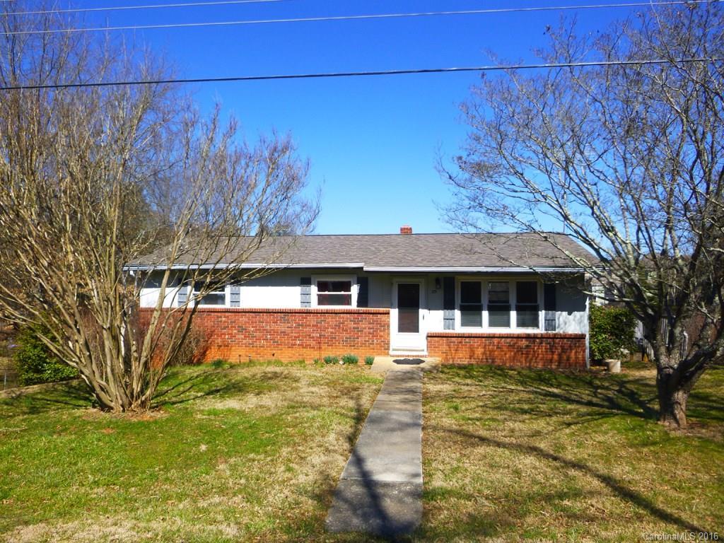 23 Pine Ln., Asheville, NC 28806