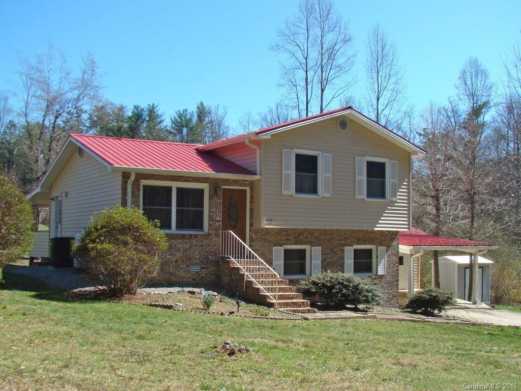 25 Walton Dr., Hendersonville, NC 28739