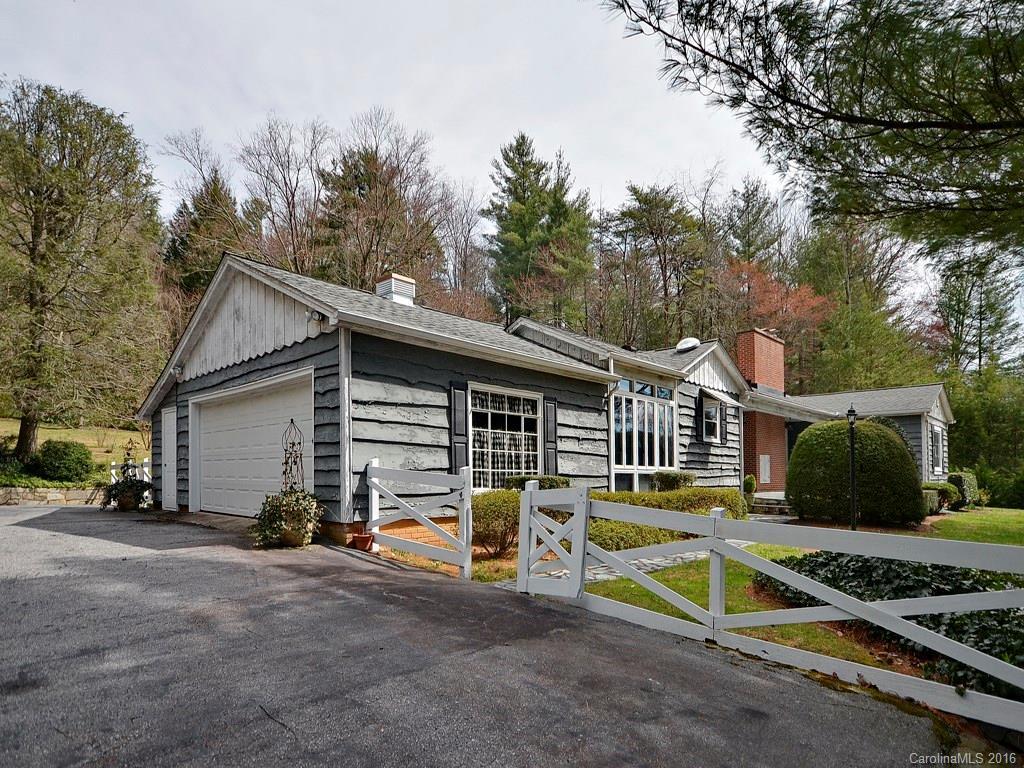 2618 Haywood Rd., Hendersonville, NC 28791