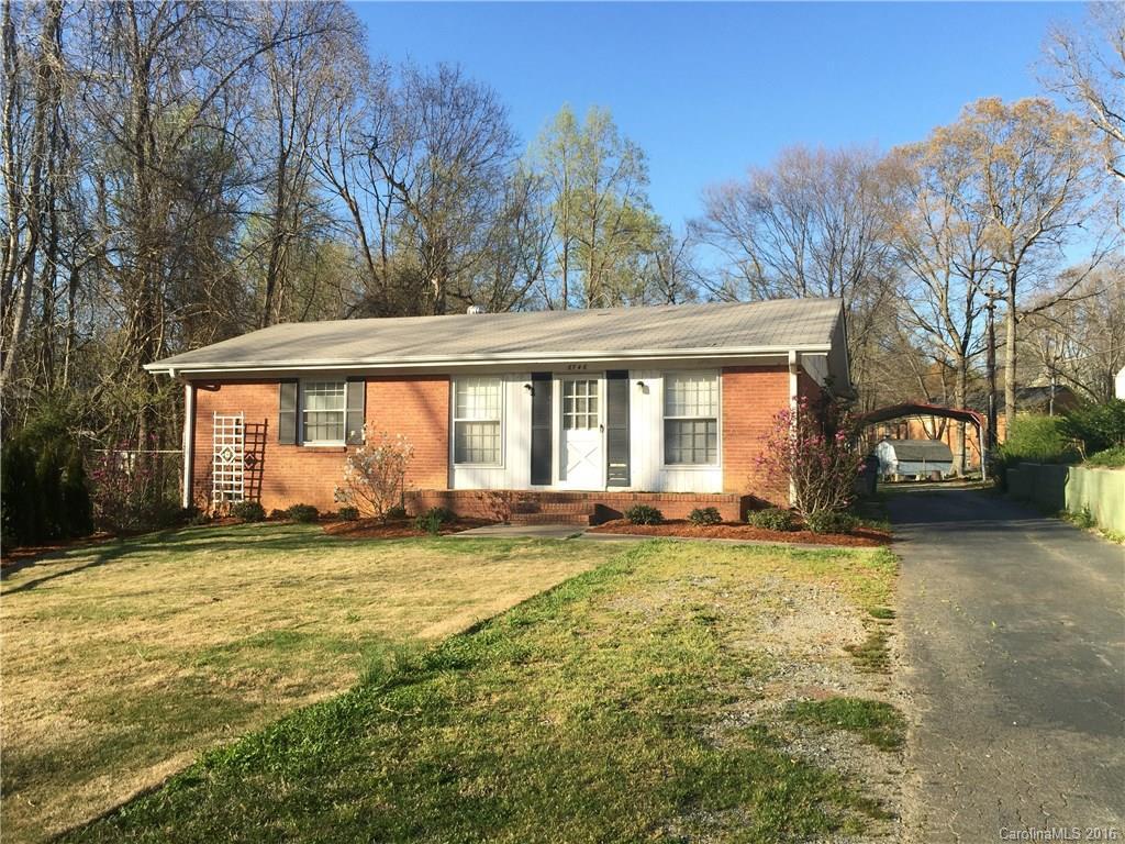 6746 Glenmoor Dr., Charlotte, NC 28214