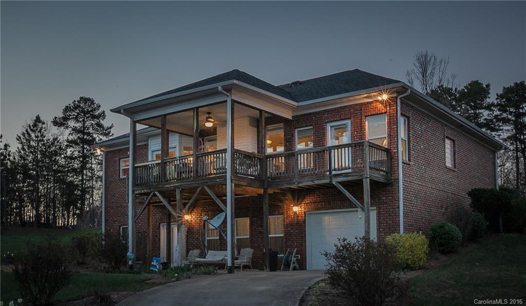 9515 Riviera Dr., Sherrills Ford, NC 28673