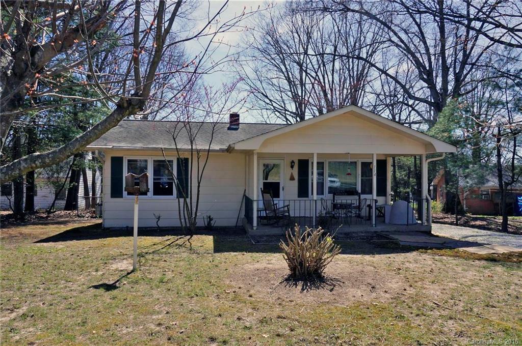 114 Sarasota Ln., Hendersonville, NC 28791